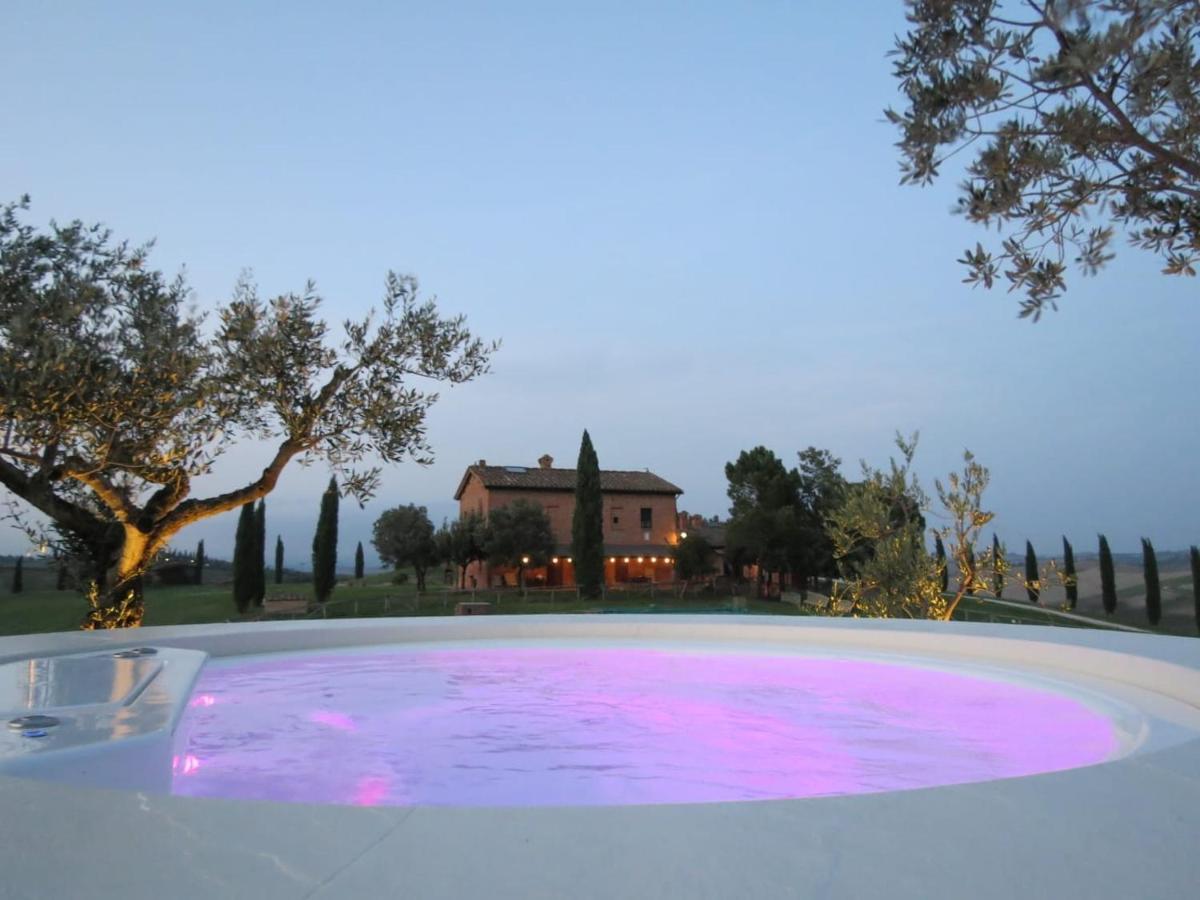 San Giovanni In Poggio 몬테로니다르비아 외부 사진